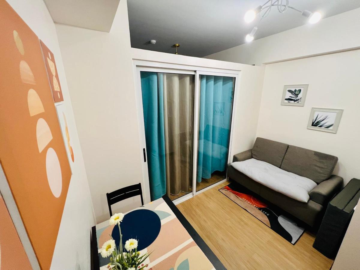The Celandine By Dmci Homes Caloocan Экстерьер фото