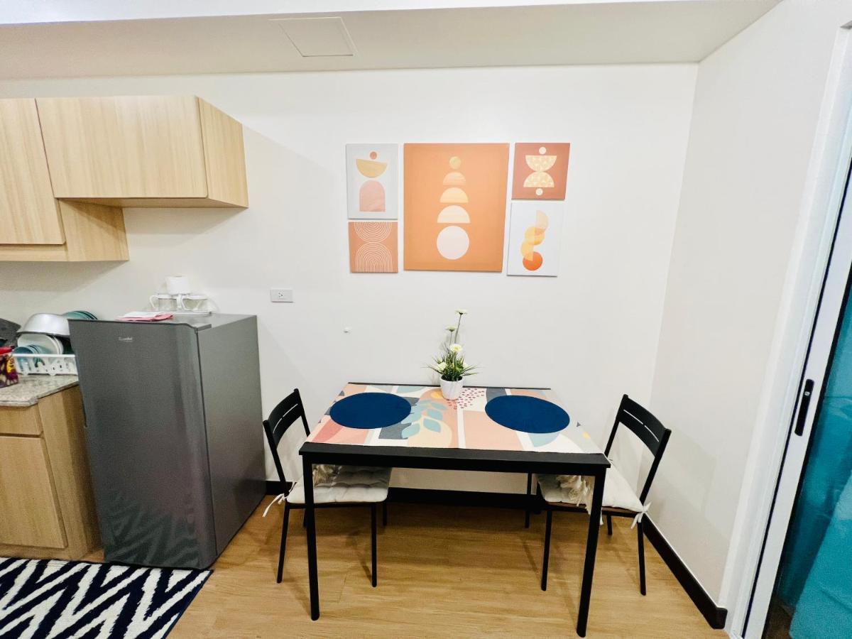 The Celandine By Dmci Homes Caloocan Экстерьер фото