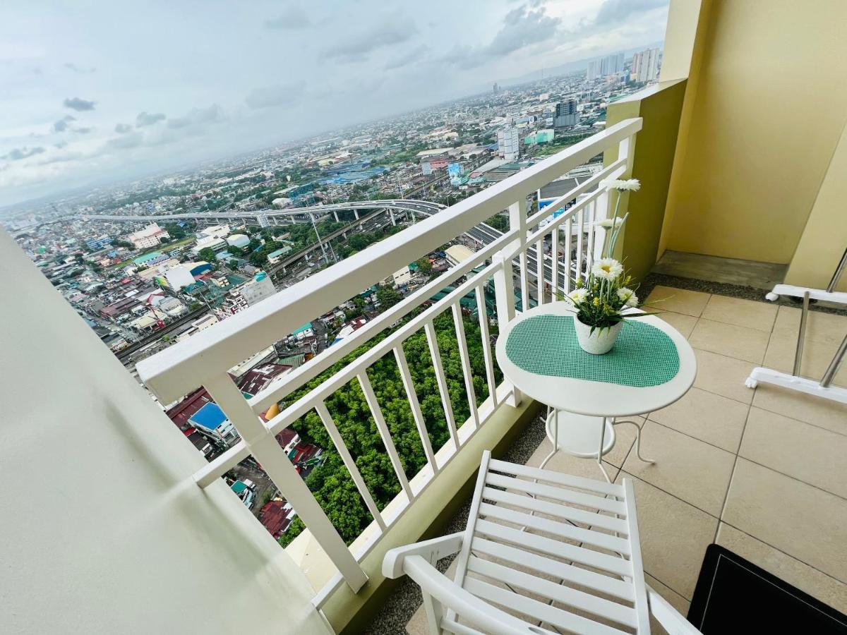 The Celandine By Dmci Homes Caloocan Экстерьер фото